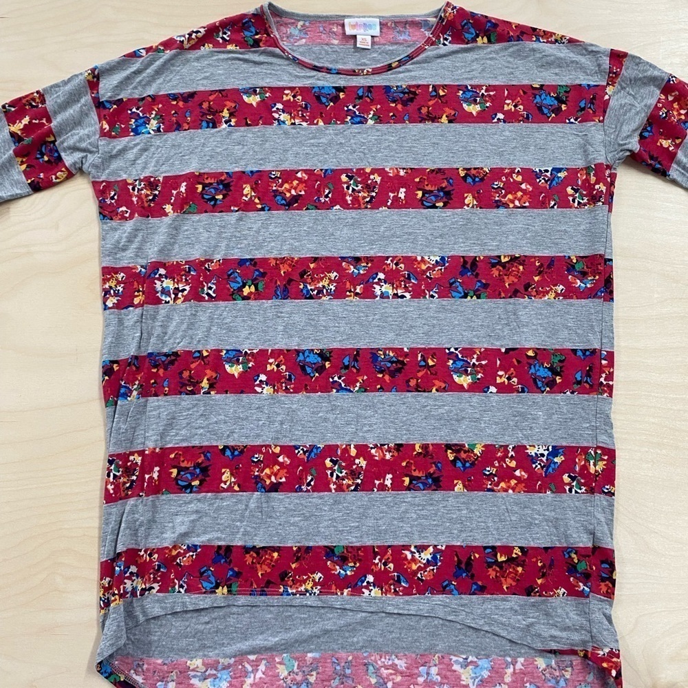 Lularoe Irma Blouse size XS (CT)